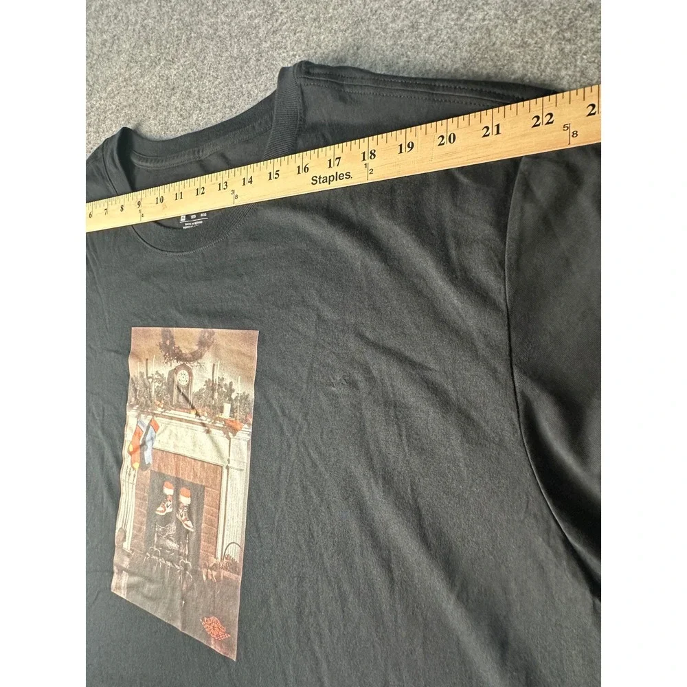 Jordan Mens Christmas Fireplace AJ1 Graphic T-Shirt Black 3XL CI1327-010